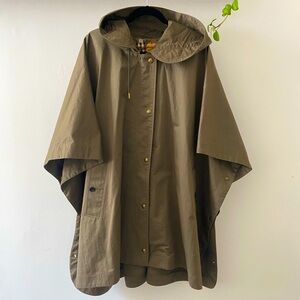 Burberry Cape in excellent condition